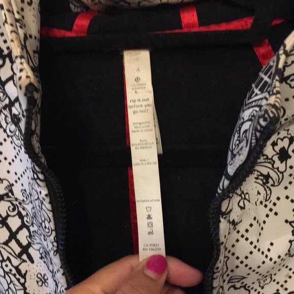 Lululemon size 4 rain jacket - Picture 2 of 8